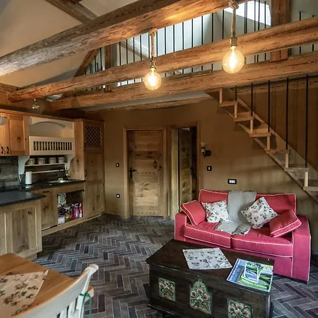 Rose Garden Apartment *