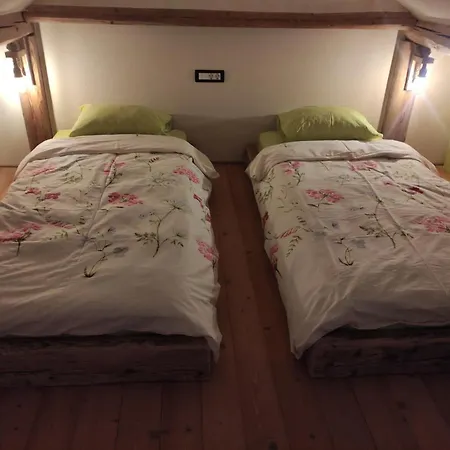 Rose Garden Apartment *